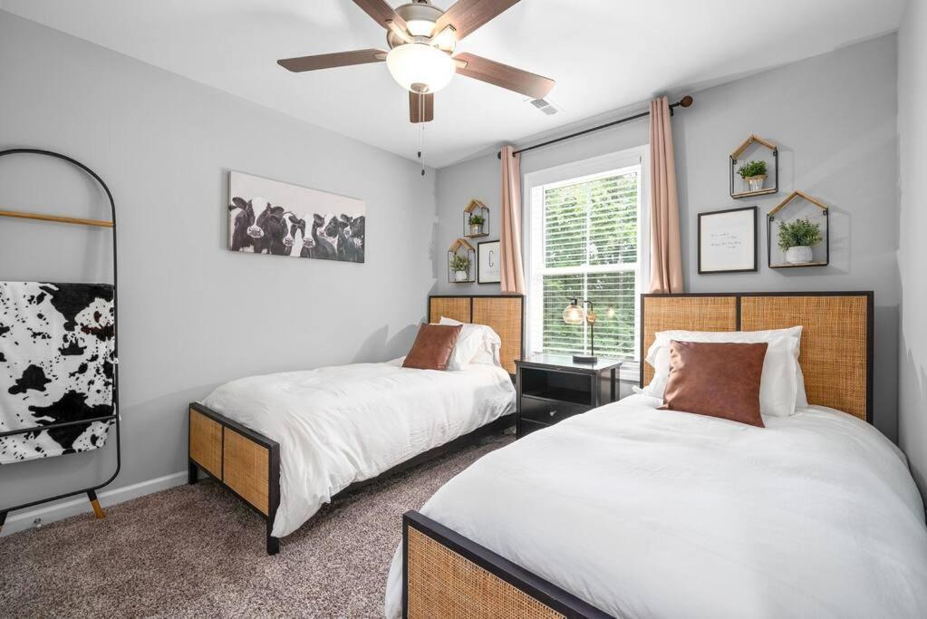 One-Of-A-Kind Smart, Cookie Themed Home For Up To 6 Clarksville Exterior photo