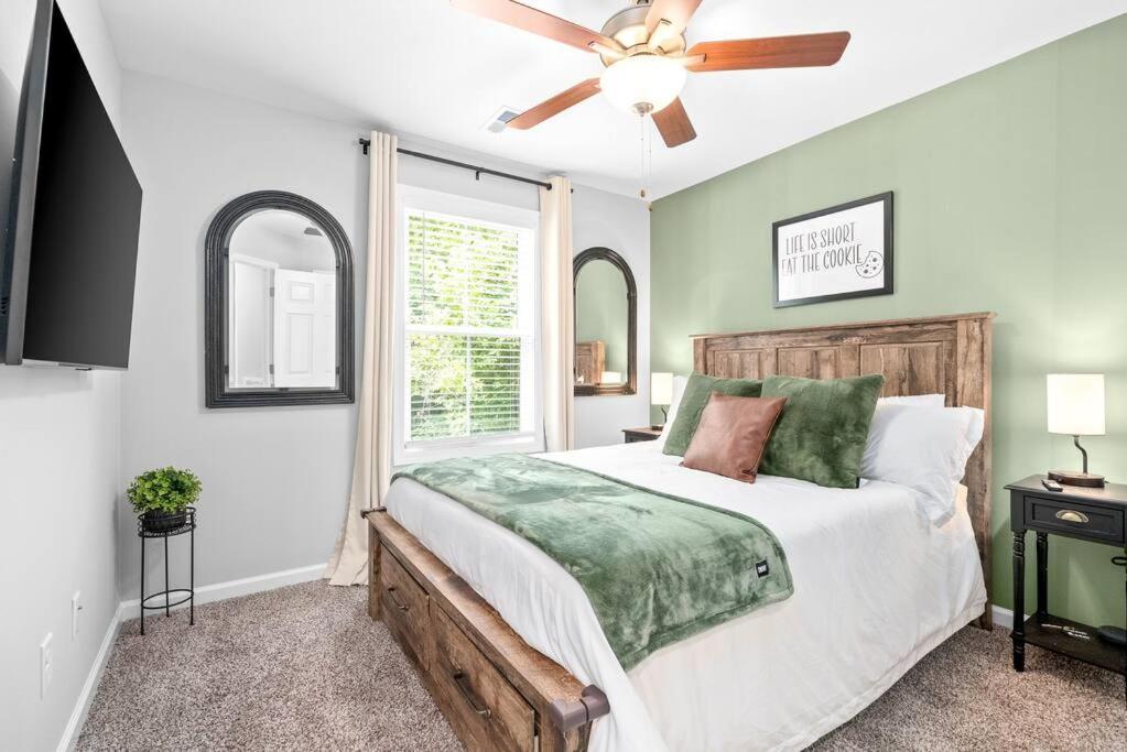One-Of-A-Kind Smart, Cookie Themed Home For Up To 6 Clarksville Exterior photo