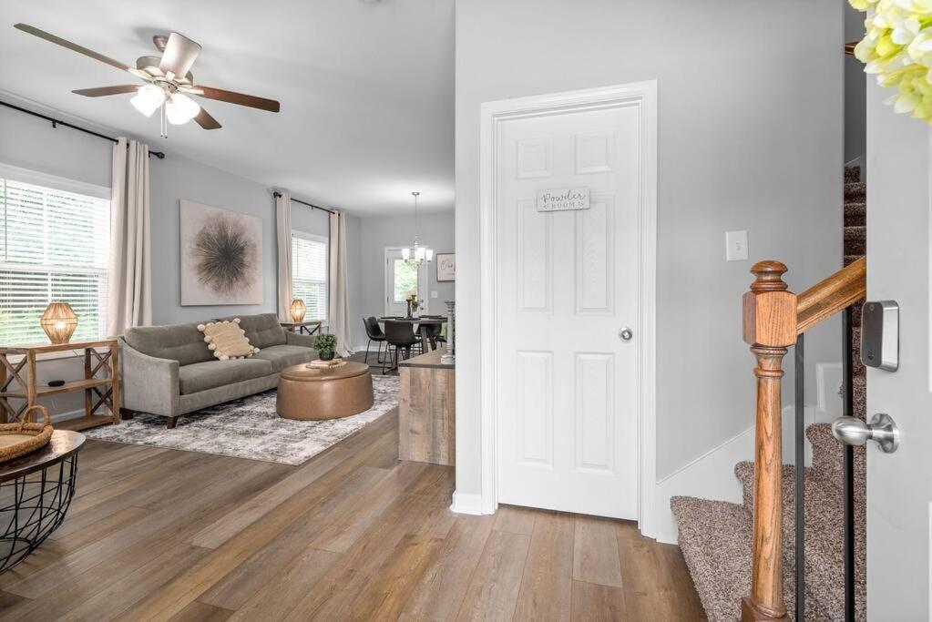 One-Of-A-Kind Smart, Cookie Themed Home For Up To 6 Clarksville Exterior photo